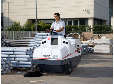 道路寶Dulevo 1100Futura駕駛式掃地機