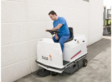 道路寶Dulevo 75商業(yè)駕駛式掃地車(chē) 意大利道路寶掃地機(jī) 進(jìn)口掃地車(chē)