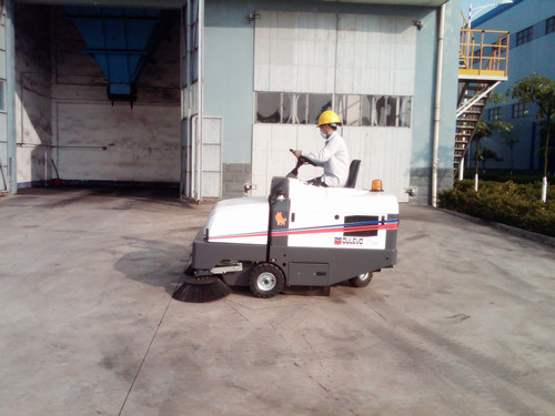 道路寶Dulevo 90控塵掃地車