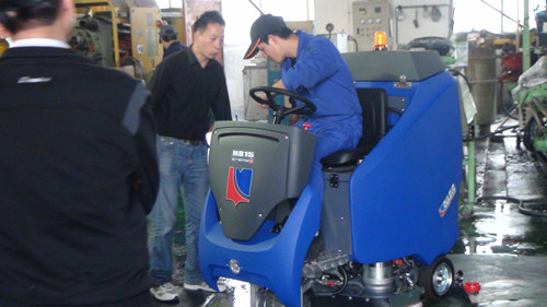 上海機(jī)械廠(chǎng)——道路寶Dulevo H815交車(chē)現(xiàn)場(chǎng)