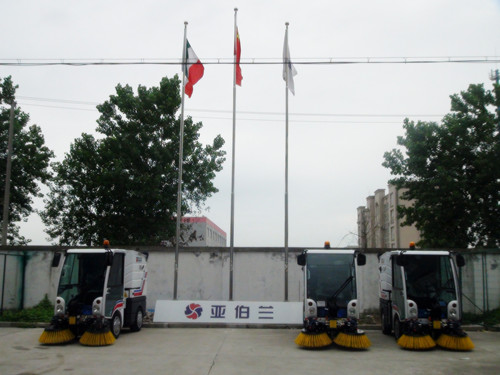 杭州環(huán)衛(wèi)——增添掃地利器道路寶Dulevo 850Mini道路清掃車(chē)