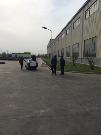 常州鋼鐵廠從上海亞伯蘭購(gòu)入道路寶Dulevo 90DK駕駛式掃地機(jī)